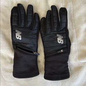 New Balance Black Quilted Gloves with Zipper